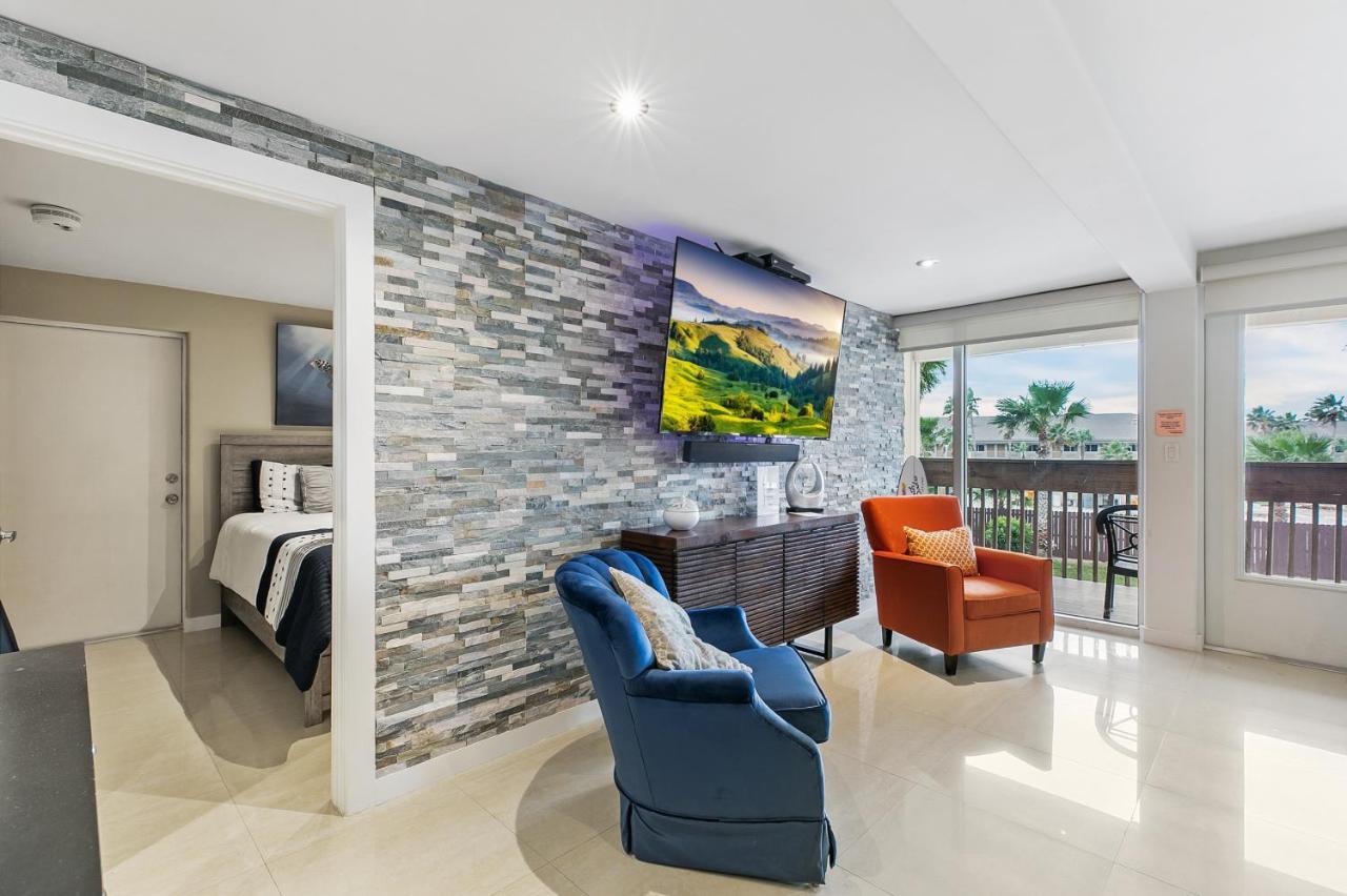 Newly Decorated Condo In Beautiful Beachfront Resort South Padre Island Exterior foto